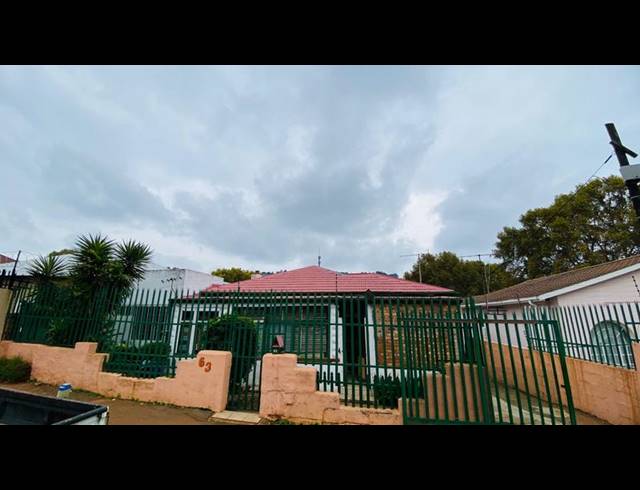 3 BEDROOM HOUSE FOR SALE IN BEZUIDENHOUT VALLEY